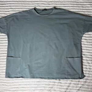 Cut Loose Women's Gray Knit Relaxed Crew Neck Tunic Top Pockets Short Sleeve ONE